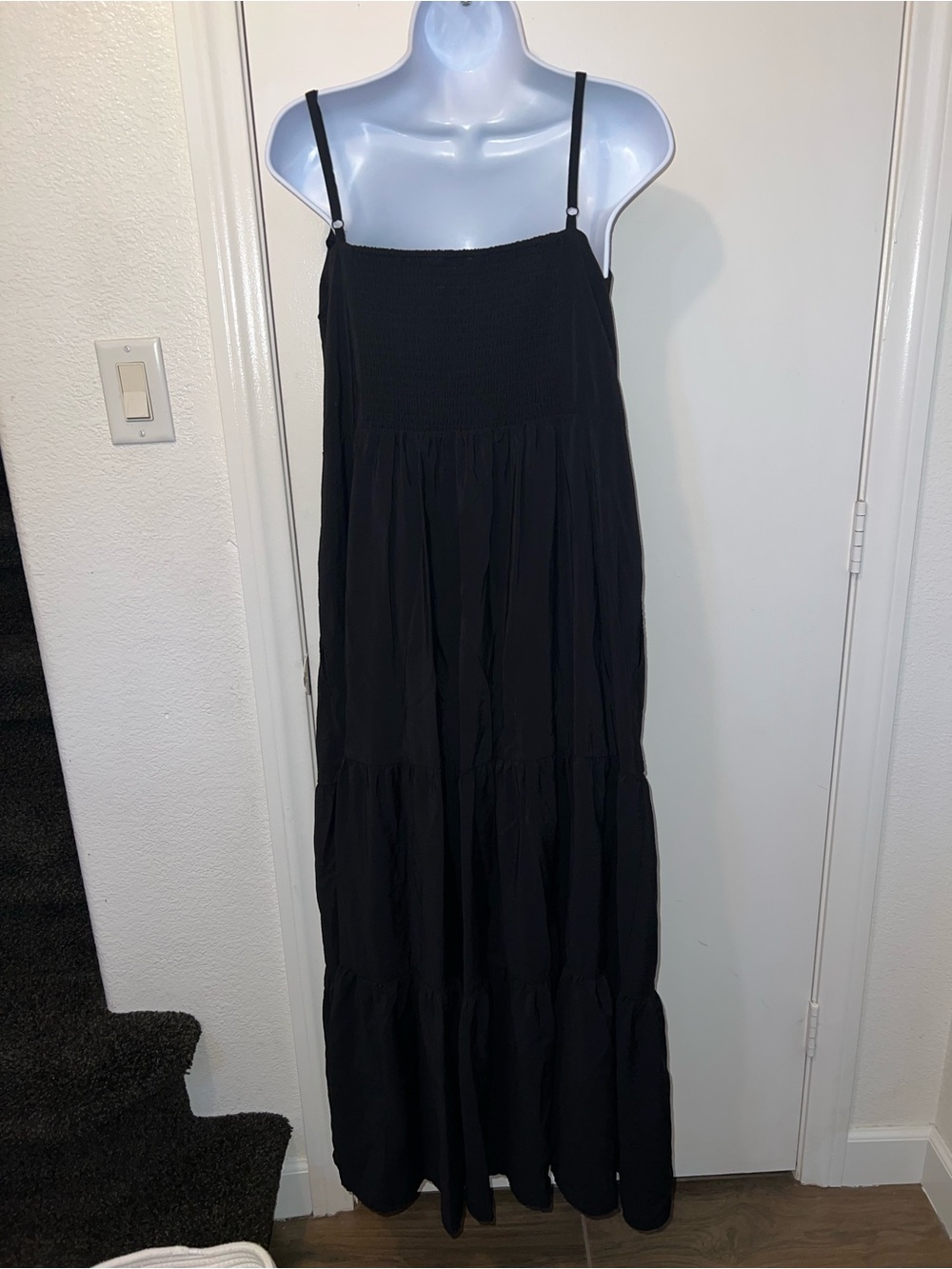 GAP plus size Black Tie-Front Maxi Dress - Picture 3 of 5